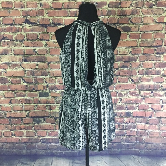 As U Wish Small Black White Romper Short Dress - Picture 4 of 4